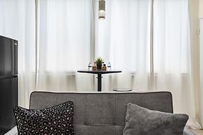 Central Condado Trendy Escape