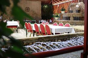 Hotel and Restaurant Shallalat Anjar