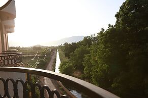 Hotel and Restaurant Shallalat Anjar