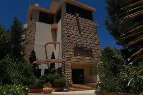 Hotel and Restaurant Shallalat Anjar