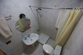 Hotel and Restaurant Shallalat Anjar