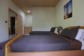 Hotel and Restaurant Shallalat Anjar