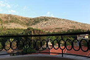 Hotel and Restaurant Shallalat Anjar