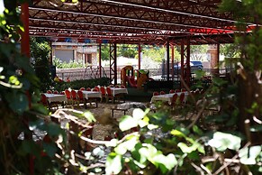 Hotel and Restaurant Shallalat Anjar