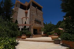 Hotel and Restaurant Shallalat Anjar