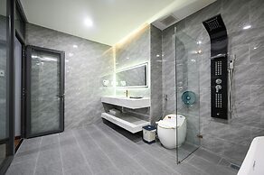 Sunrise Airport Hotel