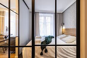 Estrella 5 Nowoczesno w Zabytkowej Kamienicy Garbary 12