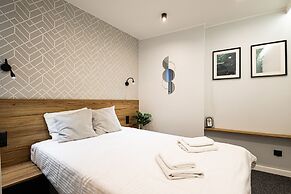 Estrella 4 Ekskluzywny Pobyt Blisko Restauracji i Kawiarni