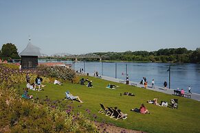 Estrella 4 Ekskluzywny Pobyt Blisko Restauracji i Kawiarni