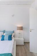 Waterfront Villa Angelika Pink Pelikan