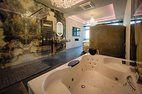Agora Wellness suites