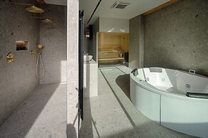 Agora Wellness suites