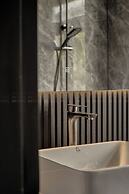 Simmi Signature Hotel & Apartment