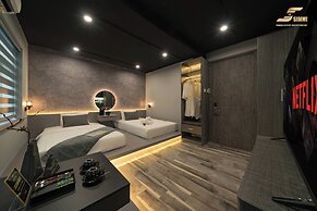 Simmi Signature Hotel & Apartment