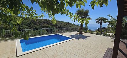 Lastura Mobile Homes