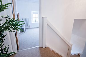 Yellow Cottage - 2 Bedroom Cottage - Dale