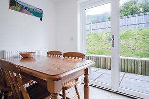 Yellow Cottage - 2 Bedroom Cottage - Dale