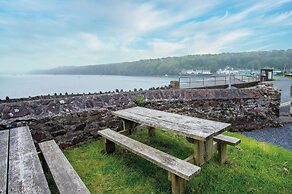 Yellow Cottage - 2 Bedroom Cottage - Dale