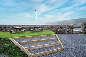 Yellow Cottage - 2 Bedroom Cottage - Dale