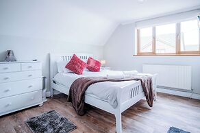 Highfield - 5 Bedroom Holiday Home - Pembroke Dock