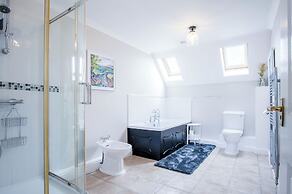 Highfield - 5 Bedroom Holiday Home - Pembroke Dock