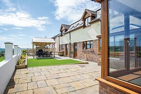 Highfield - 5 Bedroom Holiday Home - Pembroke Dock