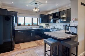 Highfield - 5 Bedroom Holiday Home - Pembroke Dock