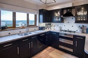 Highfield - 5 Bedroom Holiday Home - Pembroke Dock