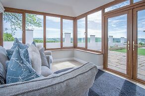 Highfield - 5 Bedroom Holiday Home - Pembroke Dock