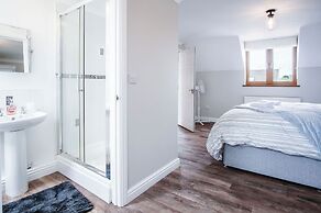 Highfield - 5 Bedroom Holiday Home - Pembroke Dock