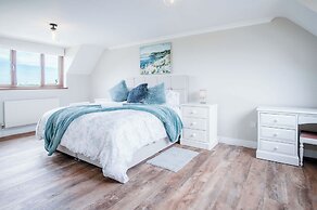 Highfield - 5 Bedroom Holiday Home - Pembroke Dock