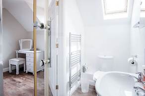 Highfield - 5 Bedroom Holiday Home - Pembroke Dock