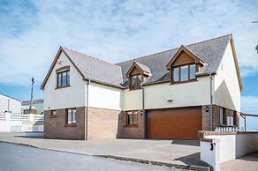 Highfield - 5 Bedroom Holiday Home - Pembroke Dock