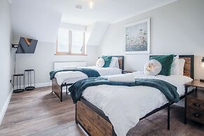 Highfield - 5 Bedroom Holiday Home - Pembroke Dock