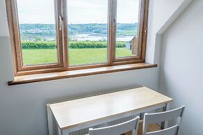 Highfield - 5 Bedroom Holiday Home - Pembroke Dock