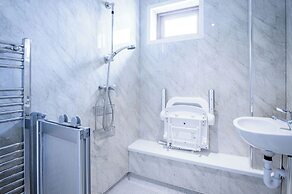 Highfield - 5 Bedroom Holiday Home - Pembroke Dock