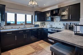 Highfield - 5 Bedroom Holiday Home - Pembroke Dock