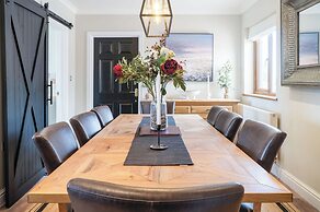 Highfield - 5 Bedroom Holiday Home - Pembroke Dock