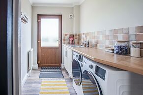 Highfield - 5 Bedroom Holiday Home - Pembroke Dock