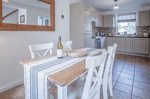 Sunderland Avenue - 2 Bedroom - Pembroke Dock