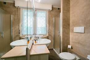 Sirmio Apartments  Primavera Stay