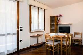 Sirmio Apartments  Primavera Stay