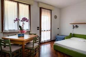 Sirmio Apartments  Primavera Stay