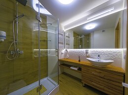 Mountain Shelter Apartments