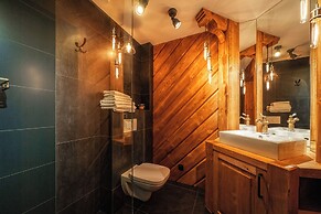 Mountain Shelter Apartments