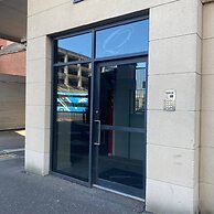 2BR Spacious City Centre Apartment