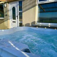Forest View Cottage - Private Hot Tub