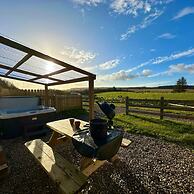 Forest View Cottage - Private Hot Tub
