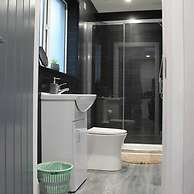 Forest View Cottage - Private Hot Tub