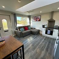 Forest View Cottage - Private Hot Tub